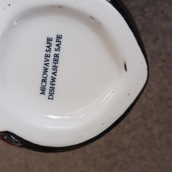 Christmas Penguin Mug - Picture 4 of 4